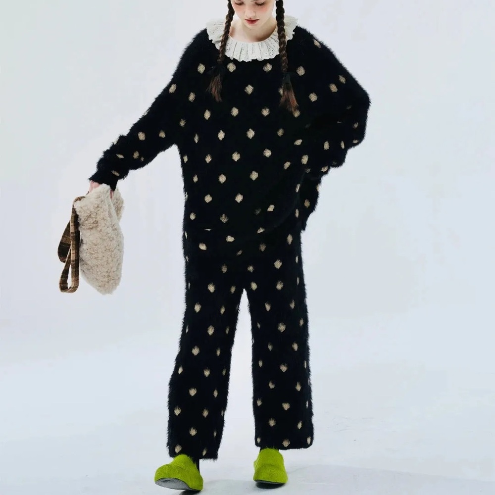 Black and Beige Polka Dot Knit Cropped Pants
